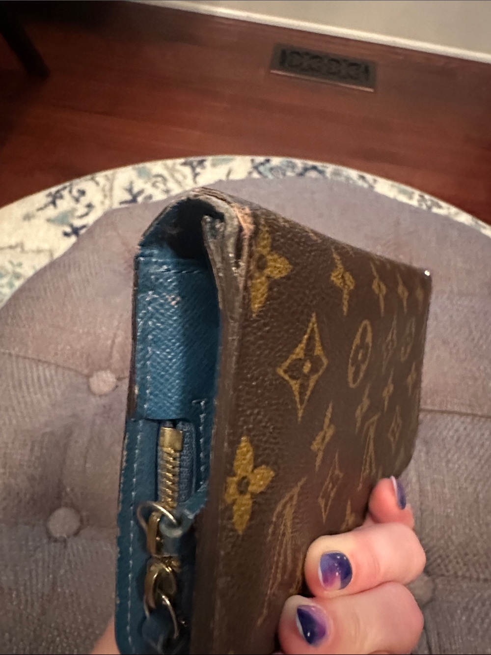 Good condition LV monogram wallet with blue interior - Picture 4 of 11